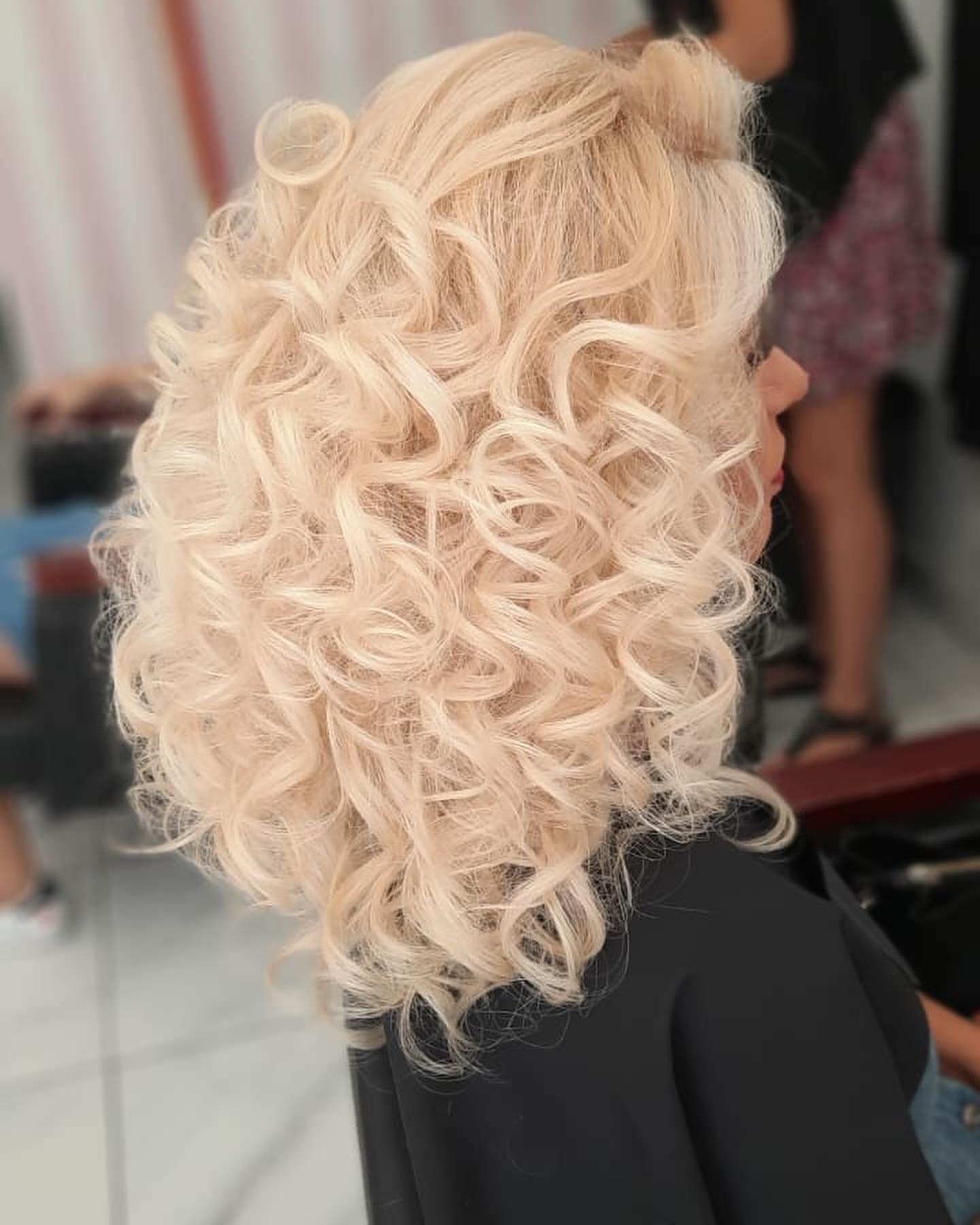 Helen Cosmetic Center, salon infrumusetare bucuresti